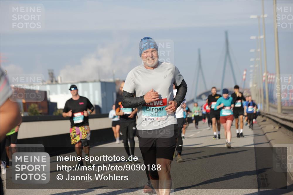 03.10.2025 - Köhlbrandbrückenlauf Jannik Wohlers http://msf.ph/oto/9090188 03.10.2025 09:58:53 Position 3 2044 meine-sportfotos.de