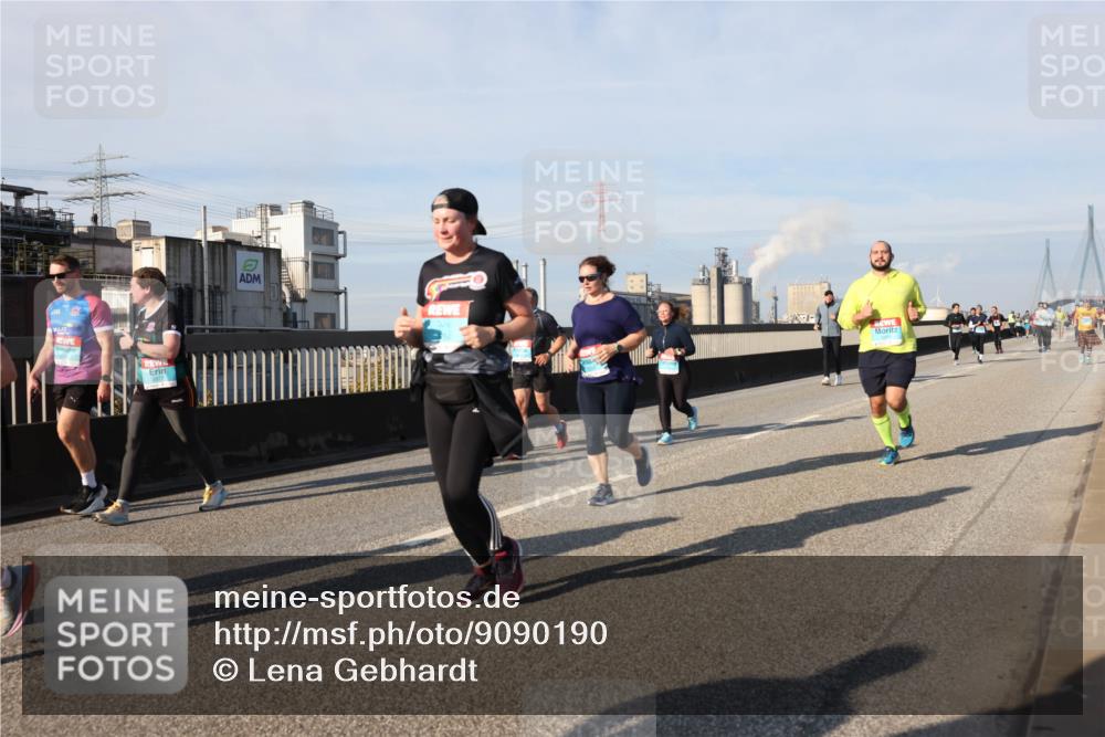 03.10.2025 - Köhlbrandbrückenlauf Lena Gebhardt http://msf.ph/oto/9090190 03.10.2025 10:07:27 Position 2  meine-sportfotos.de