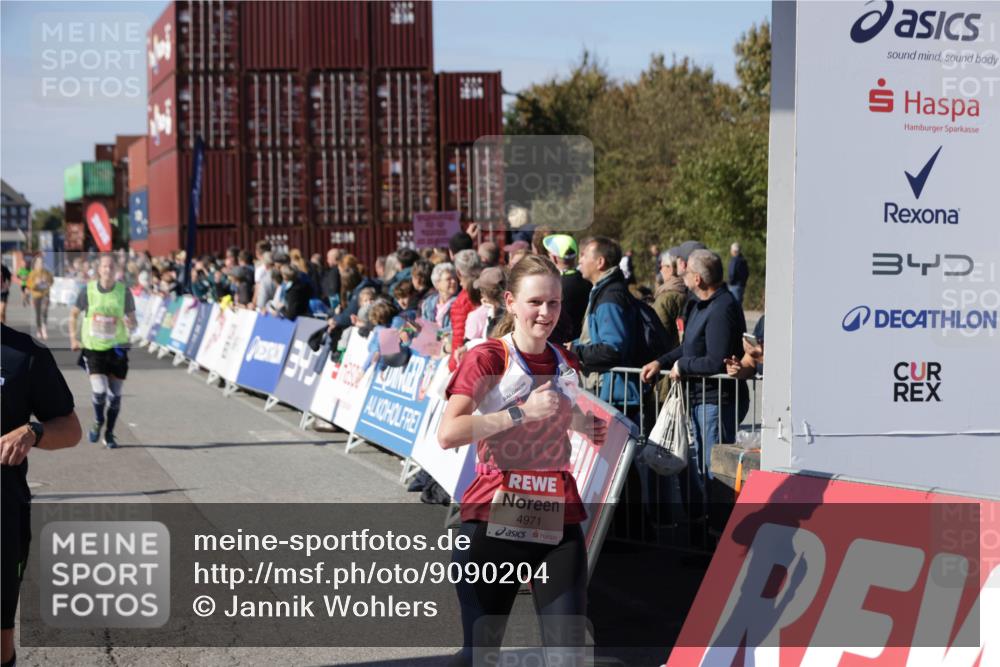03.10.2025 - Köhlbrandbrückenlauf Jannik Wohlers http://msf.ph/oto/9090204 03.10.2025 13:19:29 Ziel 4593, 4691, 4971, 5009, 5405, 5443, 5451, 5578, 6057, 6230, 6576, 6753, 6776 meine-sportfotos.de