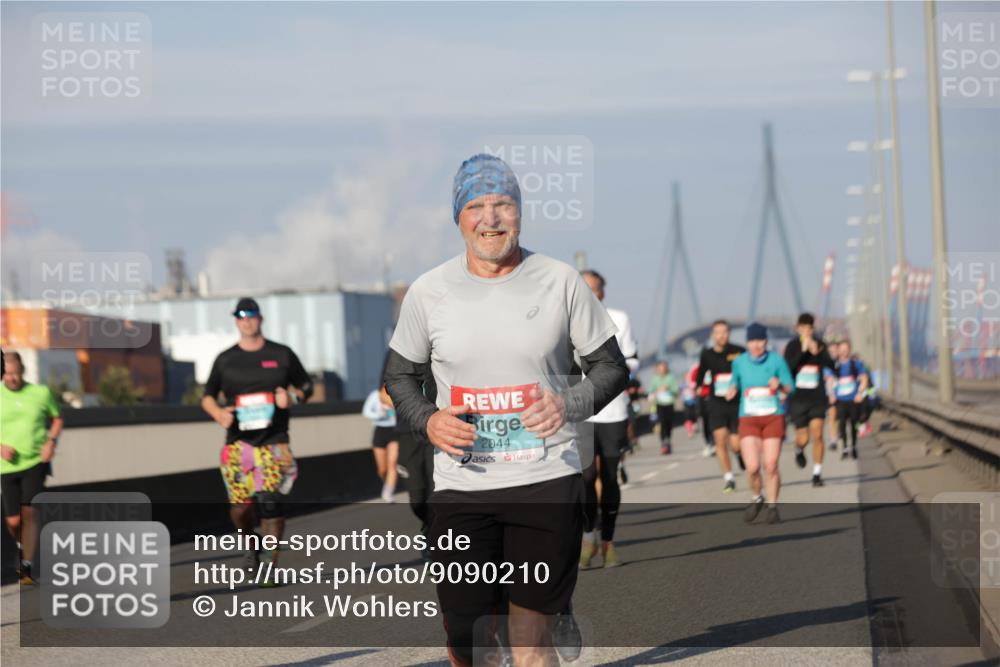 03.10.2025 - Köhlbrandbrückenlauf Jannik Wohlers http://msf.ph/oto/9090210 03.10.2025 09:58:53 Position 3 2044 meine-sportfotos.de