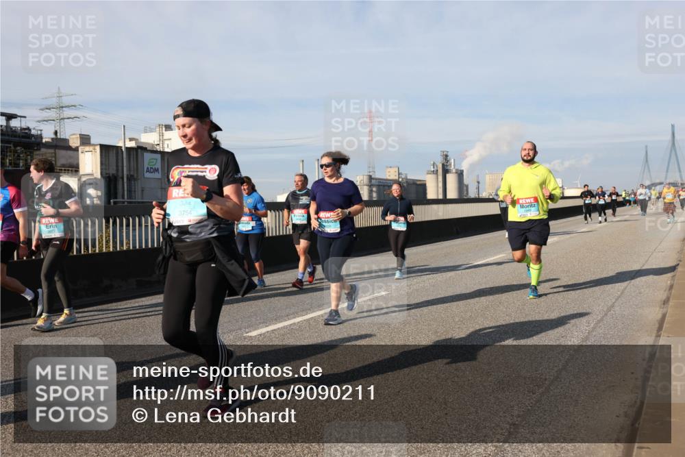 03.10.2025 - Köhlbrandbrückenlauf Lena Gebhardt http://msf.ph/oto/9090211 03.10.2025 10:07:28 Position 2 3754 meine-sportfotos.de