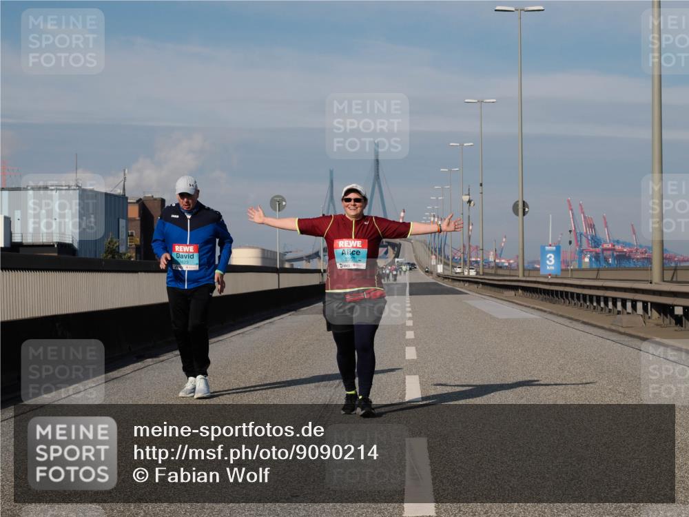 03.10.2025 - Köhlbrandbrückenlauf Fabian Wolf http://msf.ph/oto/9090214 03.10.2025 10:25:39 Position 3 3 meine-sportfotos.de