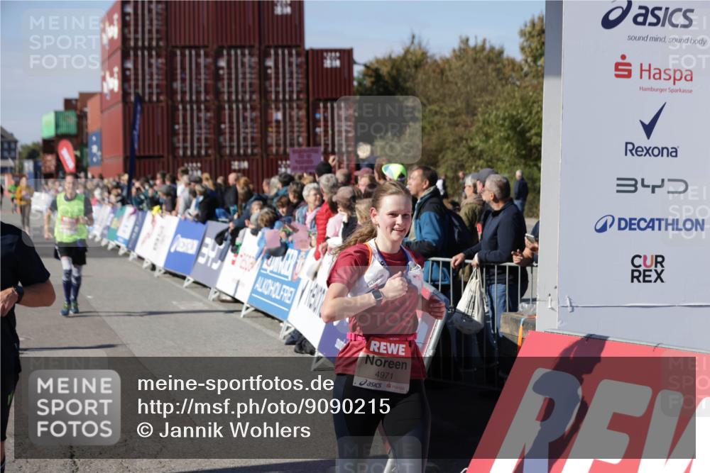 03.10.2025 - Köhlbrandbrückenlauf Jannik Wohlers http://msf.ph/oto/9090215 03.10.2025 13:19:29 Ziel 4593, 4691, 4971, 5009, 5405, 5443, 5451, 5578, 6057, 6230, 6576, 6753, 6776 meine-sportfotos.de