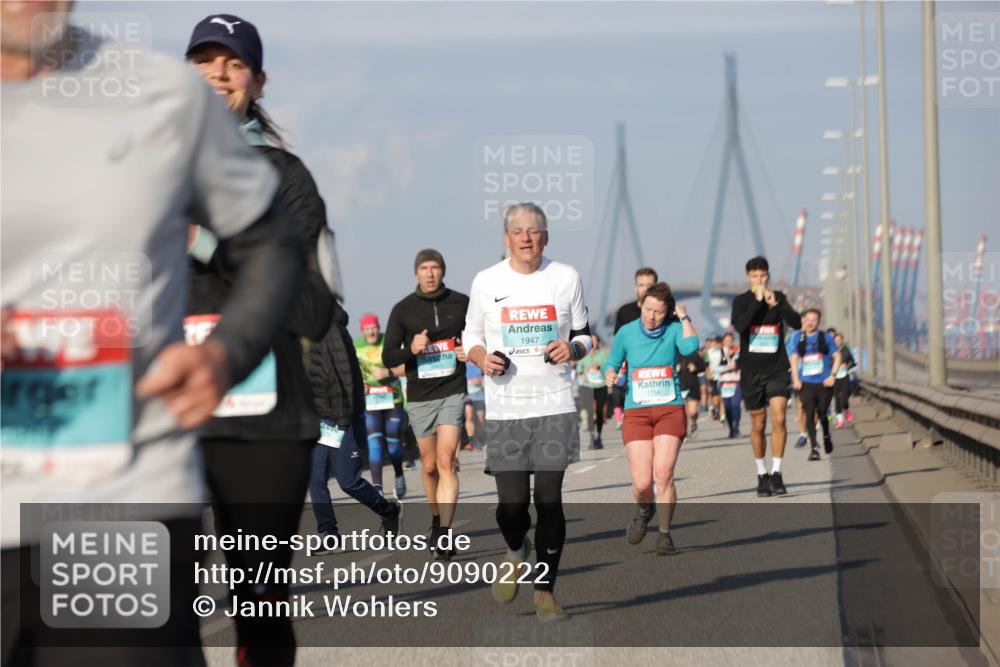 03.10.2025 - Köhlbrandbrückenlauf Jannik Wohlers http://msf.ph/oto/9090222 03.10.2025 09:58:54 Position 3 1947, 1754 meine-sportfotos.de