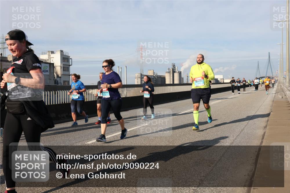 03.10.2025 - Köhlbrandbrückenlauf Lena Gebhardt http://msf.ph/oto/9090224 03.10.2025 10:07:28 Position 2 1949 meine-sportfotos.de