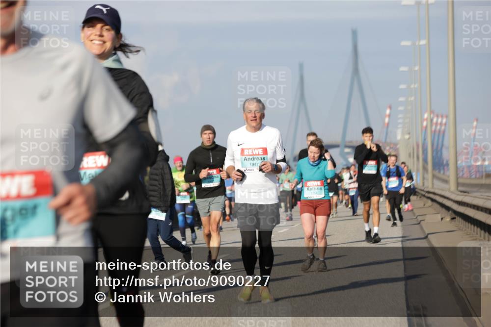03.10.2025 - Köhlbrandbrückenlauf Jannik Wohlers http://msf.ph/oto/9090227 03.10.2025 09:58:54 Position 3 1947, 1754 meine-sportfotos.de