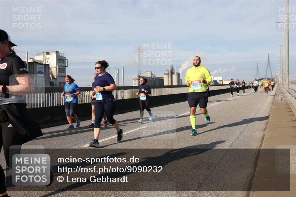 03.10.2025 - Köhlbrandbrückenlauf Lena Gebhardt http://msf.ph/oto/9090232 03.10.2025 10:07:28 Position 2 1949 meine-sportfotos.de