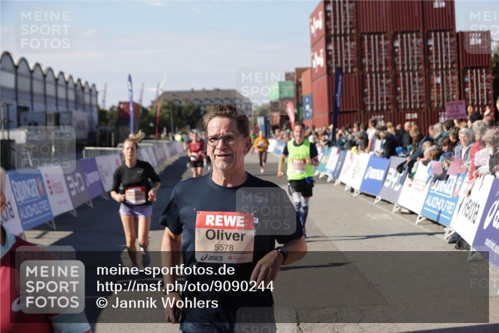 03.10.2025 - Köhlbrandbrückenlauf Jannik Wohlers http://msf.ph/oto/9090244 03.10.2025 13:19:30 Ziel 4691, 4971, 5009, 5405, 5443, 5451, 5578, 5838, 6057, 6230, 6753, 6776 meine-sportfotos.de