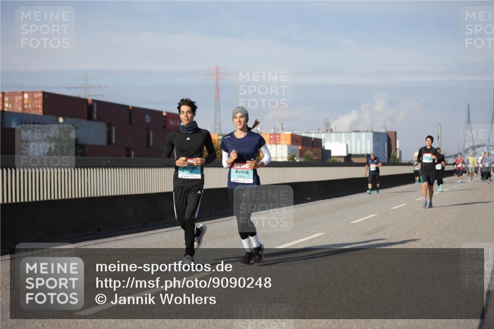 03.10.2025 - Köhlbrandbrückenlauf Jannik Wohlers http://msf.ph/oto/9090248 03.10.2025 10:10:15 Position 3 2284, 2263 meine-sportfotos.de