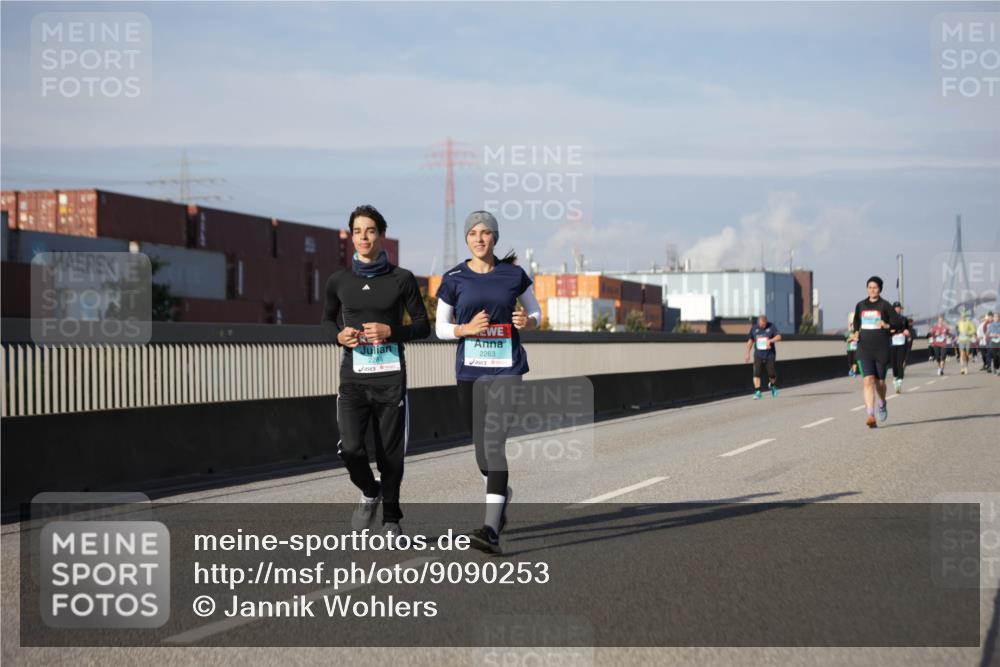 03.10.2025 - Köhlbrandbrückenlauf Jannik Wohlers http://msf.ph/oto/9090253 03.10.2025 10:10:15 Position 3 2263 meine-sportfotos.de