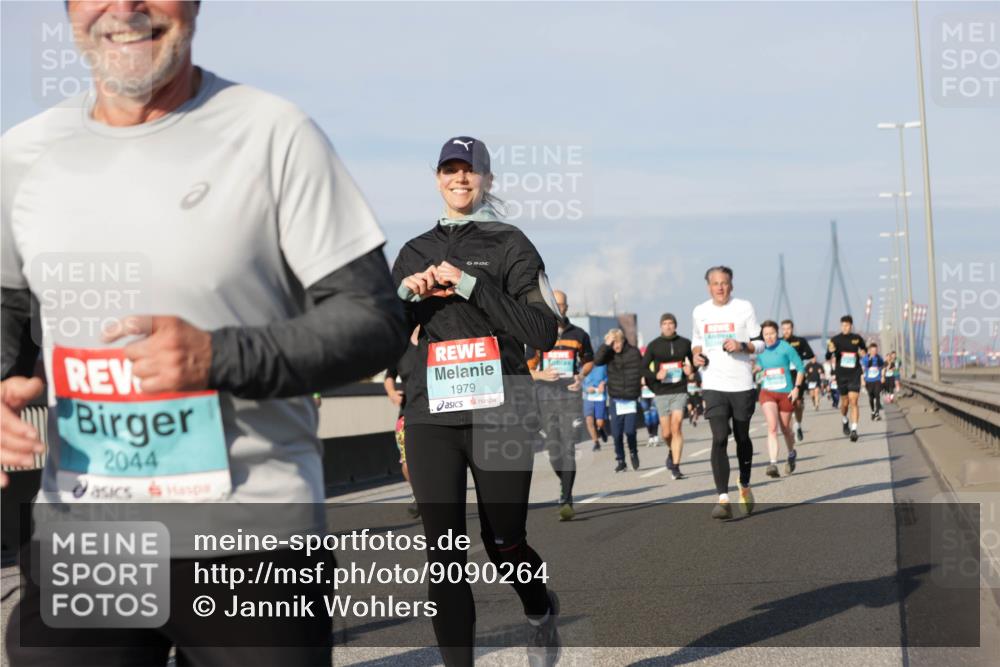 03.10.2025 - Köhlbrandbrückenlauf Jannik Wohlers http://msf.ph/oto/9090264 03.10.2025 09:58:55 Position 3 2044, 1979 meine-sportfotos.de