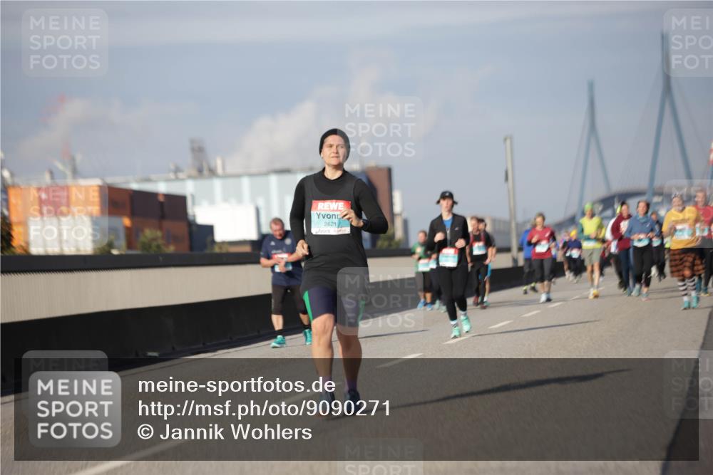 03.10.2025 - Köhlbrandbrückenlauf Jannik Wohlers http://msf.ph/oto/9090271 03.10.2025 10:10:17 Position 3 2621 meine-sportfotos.de