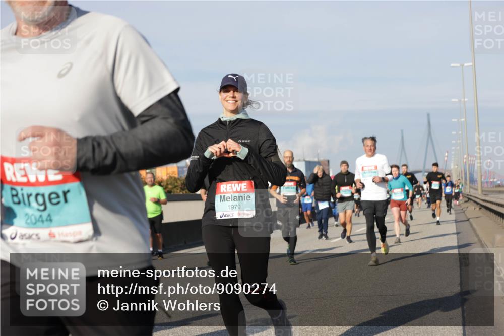 03.10.2025 - Köhlbrandbrückenlauf Jannik Wohlers http://msf.ph/oto/9090274 03.10.2025 09:58:55 Position 3 2044, 1979 meine-sportfotos.de