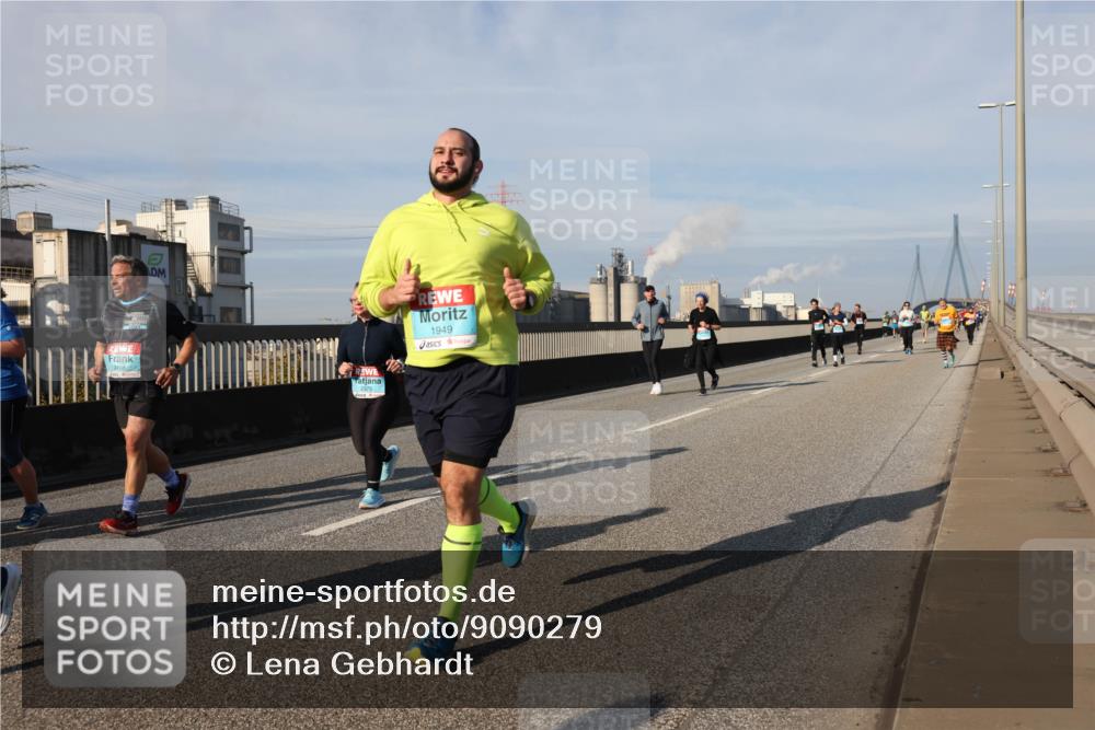 03.10.2025 - Köhlbrandbrückenlauf Lena Gebhardt http://msf.ph/oto/9090279 03.10.2025 10:07:29 Position 2 2498, 2375, 1949 meine-sportfotos.de