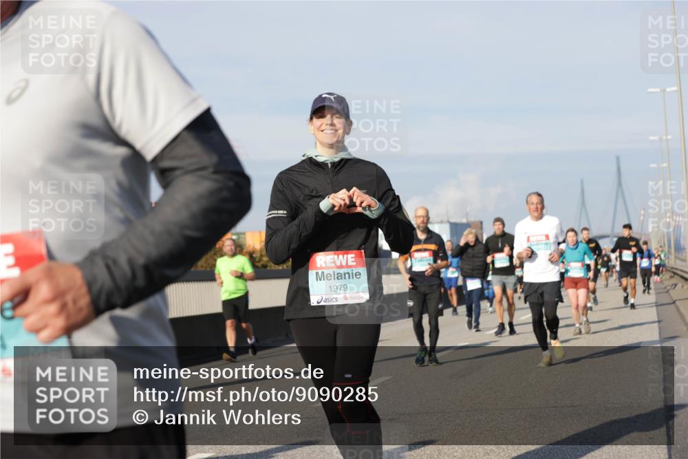03.10.2025 - Köhlbrandbrückenlauf Jannik Wohlers http://msf.ph/oto/9090285 03.10.2025 09:58:55 Position 3 1979 meine-sportfotos.de