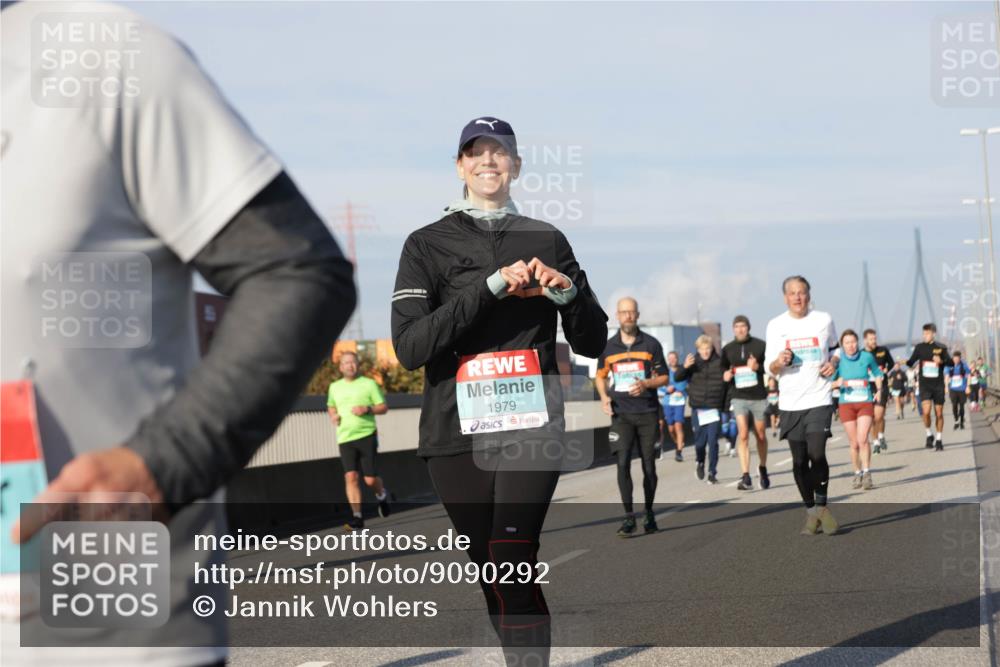 03.10.2025 - Köhlbrandbrückenlauf Jannik Wohlers http://msf.ph/oto/9090292 03.10.2025 09:58:55 Position 3 1979 meine-sportfotos.de