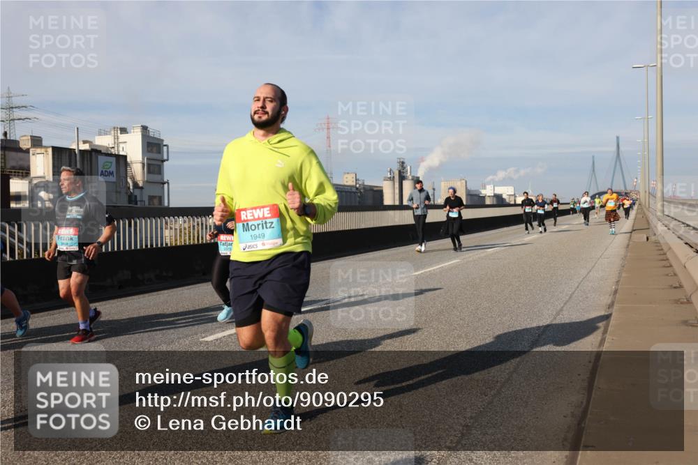 03.10.2025 - Köhlbrandbrückenlauf Lena Gebhardt http://msf.ph/oto/9090295 03.10.2025 10:07:29 Position 2 2498, 2375, 1949 meine-sportfotos.de