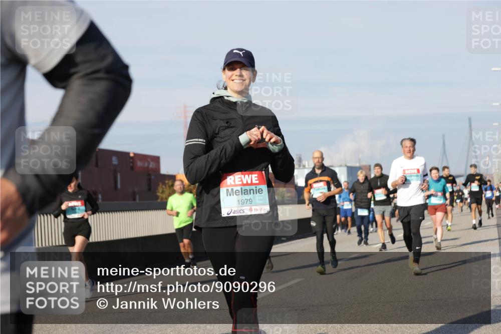 03.10.2025 - Köhlbrandbrückenlauf Jannik Wohlers http://msf.ph/oto/9090296 03.10.2025 09:58:55 Position 3 1979 meine-sportfotos.de