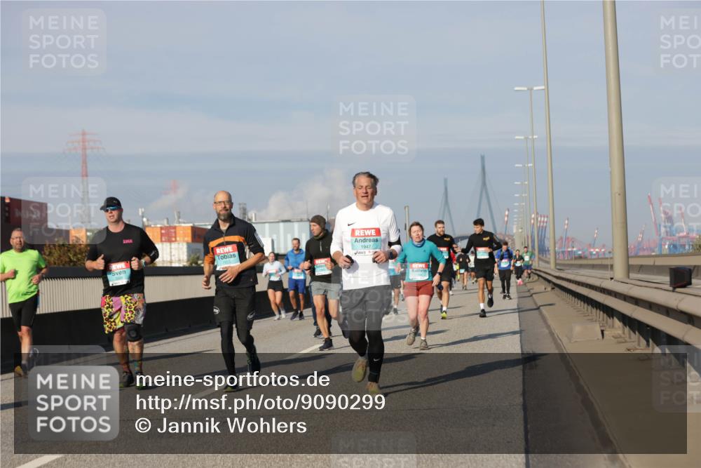 03.10.2025 - Köhlbrandbrückenlauf Jannik Wohlers http://msf.ph/oto/9090299 03.10.2025 09:58:56 Position 3 1947, 1925 meine-sportfotos.de