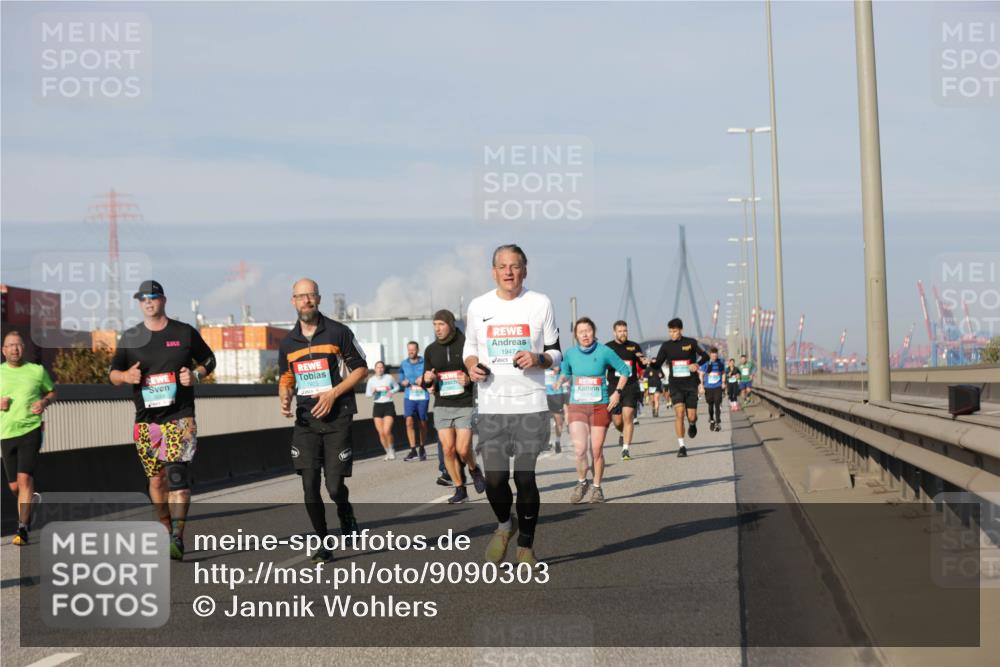 03.10.2025 - Köhlbrandbrückenlauf Jannik Wohlers http://msf.ph/oto/9090303 03.10.2025 09:58:56 Position 3 1947 meine-sportfotos.de
