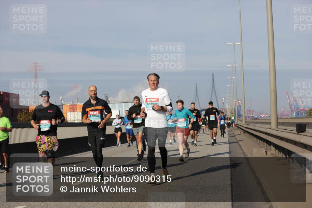 03.10.2025 - Köhlbrandbrückenlauf Jannik Wohlers http://msf.ph/oto/9090315 03.10.2025 09:58:56 Position 3 1754 meine-sportfotos.de