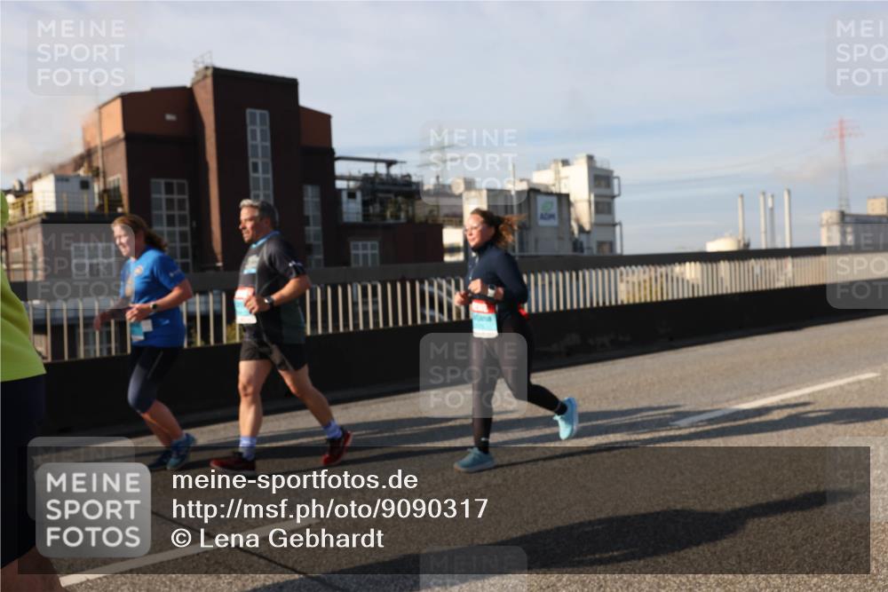 03.10.2025 - Köhlbrandbrückenlauf Lena Gebhardt http://msf.ph/oto/9090317 03.10.2025 10:07:30 Position 2  meine-sportfotos.de