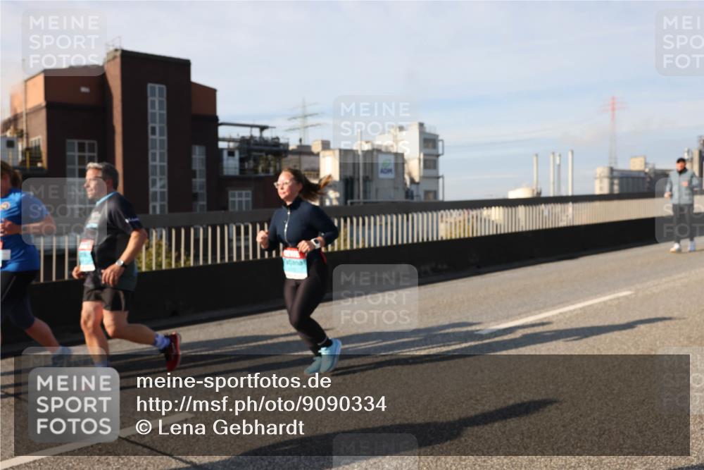 03.10.2025 - Köhlbrandbrückenlauf Lena Gebhardt http://msf.ph/oto/9090334 03.10.2025 10:07:30 Position 2  meine-sportfotos.de