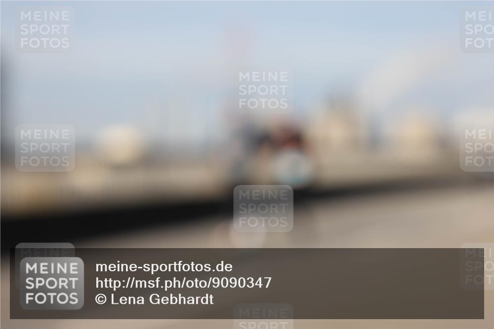 03.10.2025 - Köhlbrandbrückenlauf Lena Gebhardt http://msf.ph/oto/9090347 03.10.2025 10:07:31 Position 2  meine-sportfotos.de