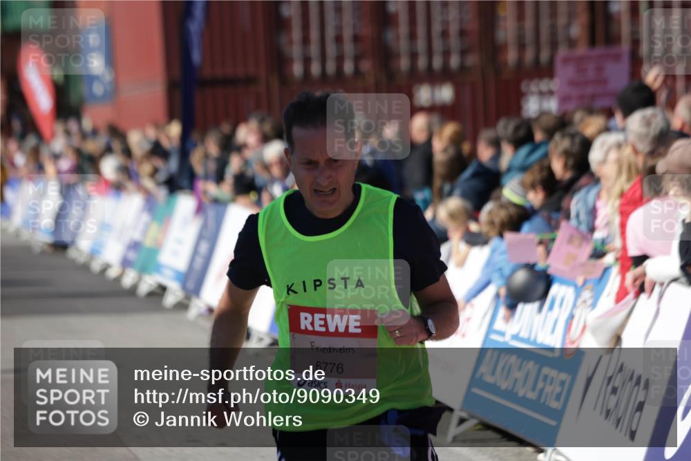 03.10.2025 - Köhlbrandbrückenlauf Jannik Wohlers http://msf.ph/oto/9090349 03.10.2025 13:19:32 Ziel 4691, 4971, 5009, 5405, 5443, 5451, 5578, 5838, 6230, 6753, 6776 meine-sportfotos.de