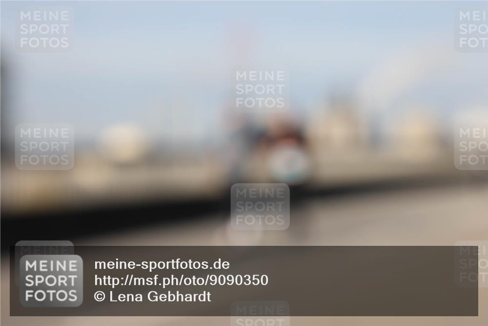 03.10.2025 - Köhlbrandbrückenlauf Lena Gebhardt http://msf.ph/oto/9090350 03.10.2025 10:07:31 Position 2  meine-sportfotos.de