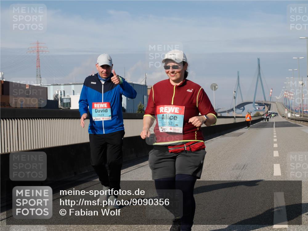 03.10.2025 - Köhlbrandbrückenlauf Fabian Wolf http://msf.ph/oto/9090356 03.10.2025 10:25:42 Position 3 2623, 2357 meine-sportfotos.de
