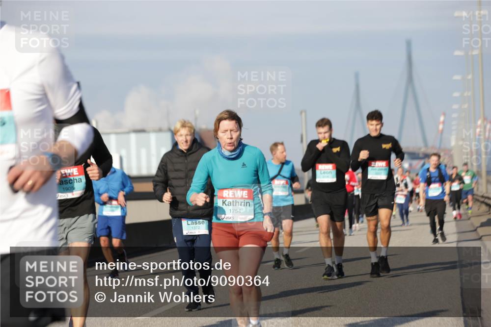 03.10.2025 - Köhlbrandbrückenlauf Jannik Wohlers http://msf.ph/oto/9090364 03.10.2025 09:58:58 Position 3 1905, 1372, 1754 meine-sportfotos.de