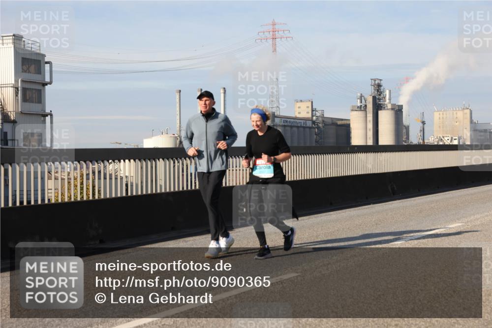 03.10.2025 - Köhlbrandbrückenlauf Lena Gebhardt http://msf.ph/oto/9090365 03.10.2025 10:07:32 Position 2  meine-sportfotos.de