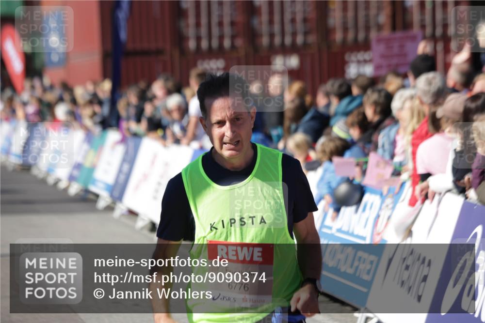 03.10.2025 - Köhlbrandbrückenlauf Jannik Wohlers http://msf.ph/oto/9090374 03.10.2025 13:19:32 Ziel 4691, 4971, 5009, 5405, 5443, 5451, 5578, 5838, 6230, 6753, 6776 meine-sportfotos.de