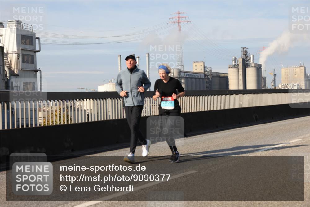 03.10.2025 - Köhlbrandbrückenlauf Lena Gebhardt http://msf.ph/oto/9090377 03.10.2025 10:07:32 Position 2  meine-sportfotos.de