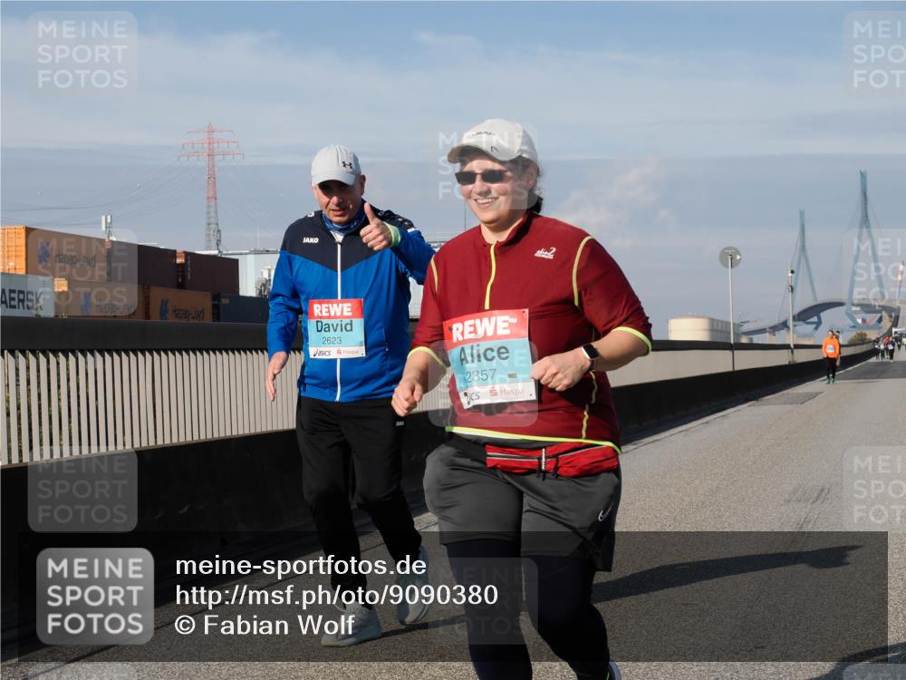 03.10.2025 - Köhlbrandbrückenlauf Fabian Wolf http://msf.ph/oto/9090380 03.10.2025 10:25:42 Position 3 2623, 2357 meine-sportfotos.de