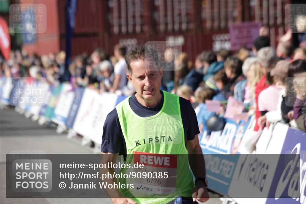 03.10.2025 - Köhlbrandbrückenlauf Jannik Wohlers http://msf.ph/oto/9090385 03.10.2025 13:19:32 Ziel 4691, 4971, 5009, 5405, 5443, 5451, 5578, 5838, 6230, 6753, 6776 meine-sportfotos.de