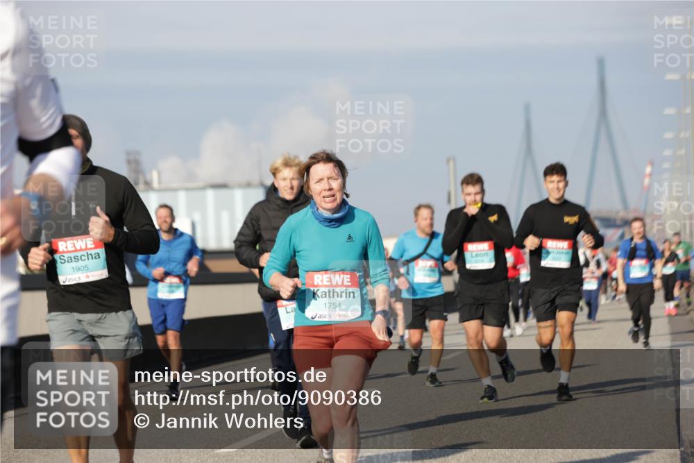 03.10.2025 - Köhlbrandbrückenlauf Jannik Wohlers http://msf.ph/oto/9090386 03.10.2025 09:58:58 Position 3 1905, 8, 1754 meine-sportfotos.de