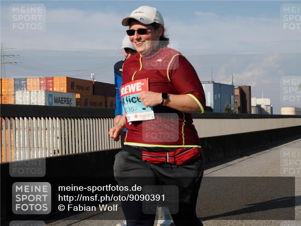 03.10.2025 - Köhlbrandbrückenlauf Fabian Wolf http://msf.ph/oto/9090391 03.10.2025 10:25:43 Position 3 2357 meine-sportfotos.de