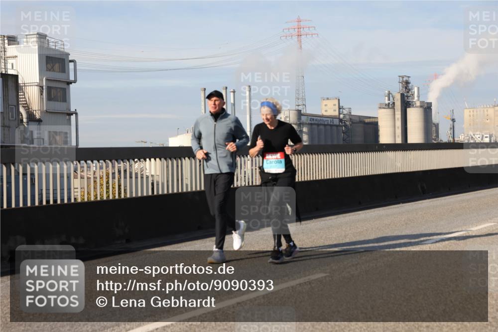 03.10.2025 - Köhlbrandbrückenlauf Lena Gebhardt http://msf.ph/oto/9090393 03.10.2025 10:07:32 Position 2  meine-sportfotos.de