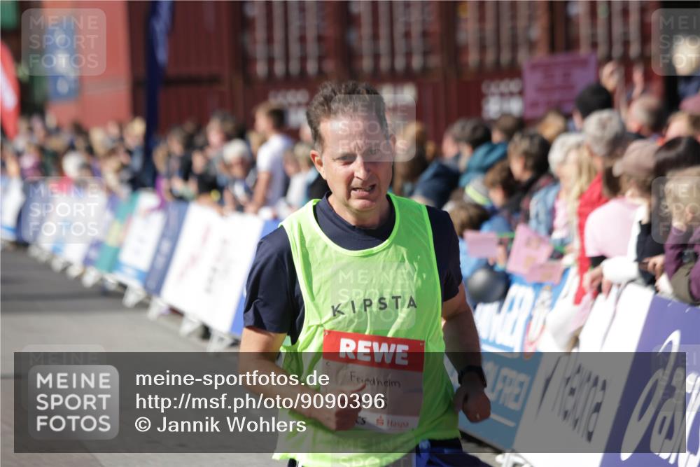 03.10.2025 - Köhlbrandbrückenlauf Jannik Wohlers http://msf.ph/oto/9090396 03.10.2025 13:19:32 Ziel 4691, 4971, 5009, 5405, 5443, 5451, 5578, 5838, 6230, 6753, 6776 meine-sportfotos.de
