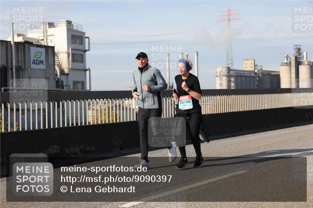 03.10.2025 - Köhlbrandbrückenlauf Lena Gebhardt http://msf.ph/oto/9090397 03.10.2025 10:07:32 Position 2 1, 2557 meine-sportfotos.de