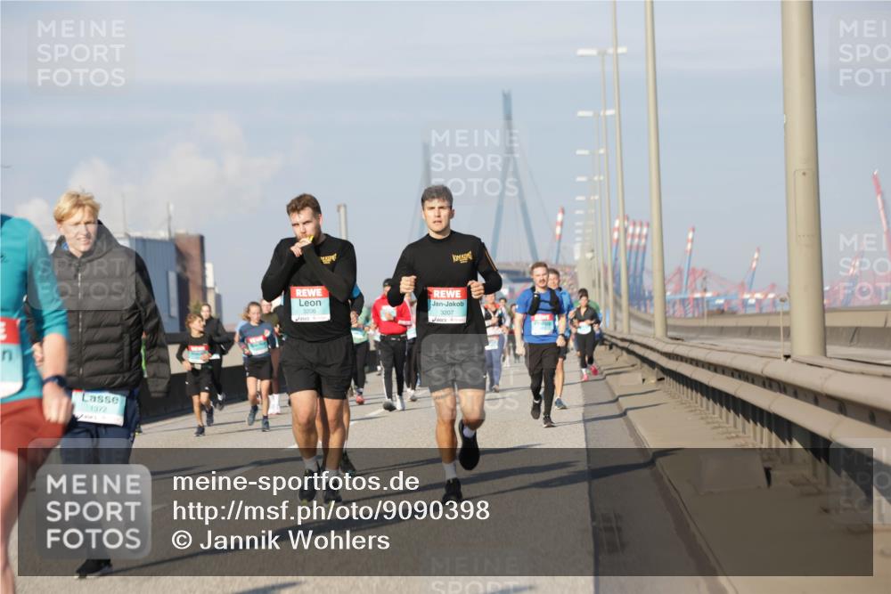 03.10.2025 - Köhlbrandbrückenlauf Jannik Wohlers http://msf.ph/oto/9090398 03.10.2025 09:58:59 Position 3 1372, 3206, 3207 meine-sportfotos.de