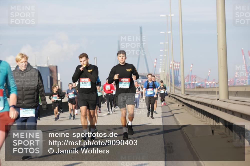 03.10.2025 - Köhlbrandbrückenlauf Jannik Wohlers http://msf.ph/oto/9090403 03.10.2025 09:58:59 Position 3 1372, 3206, 3207 meine-sportfotos.de