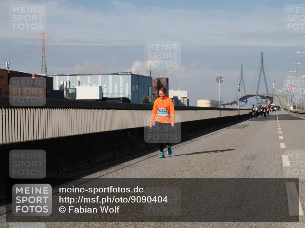 03.10.2025 - Köhlbrandbrückenlauf Fabian Wolf http://msf.ph/oto/9090404 03.10.2025 10:26:08 Position 3 2669 meine-sportfotos.de