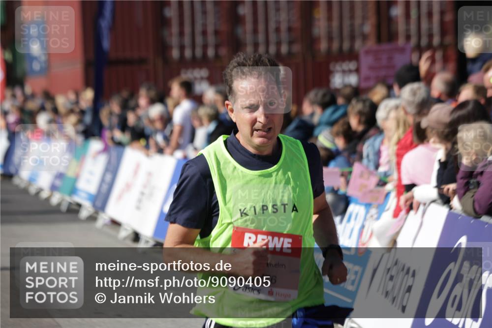 03.10.2025 - Köhlbrandbrückenlauf Jannik Wohlers http://msf.ph/oto/9090405 03.10.2025 13:19:32 Ziel 4691, 4971, 5009, 5405, 5443, 5451, 5578, 5838, 6230, 6753, 6776 meine-sportfotos.de
