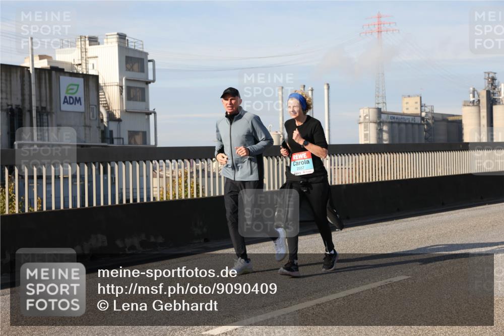03.10.2025 - Köhlbrandbrückenlauf Lena Gebhardt http://msf.ph/oto/9090409 03.10.2025 10:07:33 Position 2 2557 meine-sportfotos.de