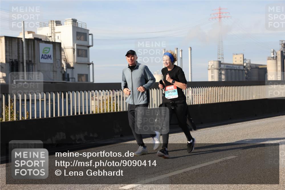 03.10.2025 - Köhlbrandbrückenlauf Lena Gebhardt http://msf.ph/oto/9090414 03.10.2025 10:07:33 Position 2 2557 meine-sportfotos.de
