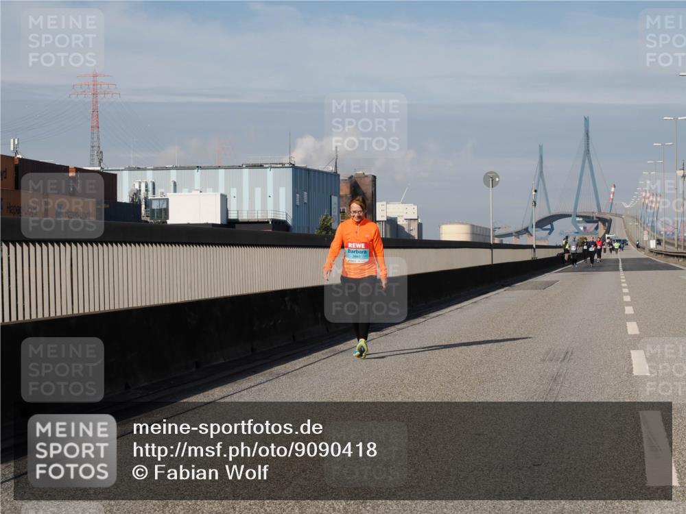03.10.2025 - Köhlbrandbrückenlauf Fabian Wolf http://msf.ph/oto/9090418 03.10.2025 10:26:08 Position 3 2669 meine-sportfotos.de