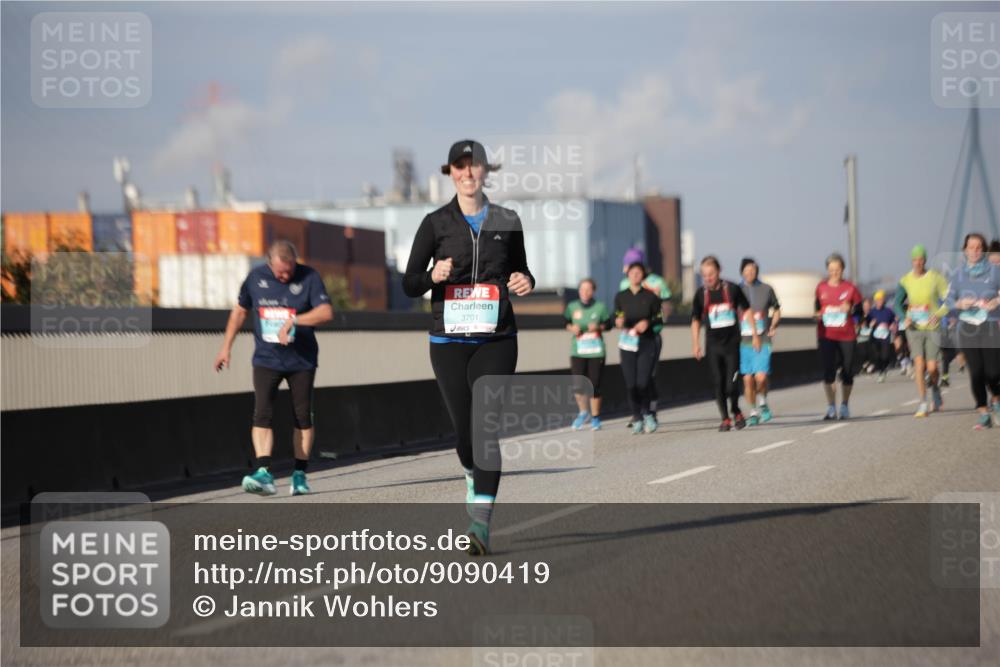 03.10.2025 - Köhlbrandbrückenlauf Jannik Wohlers http://msf.ph/oto/9090419 03.10.2025 10:10:23 Position 3 3701 meine-sportfotos.de